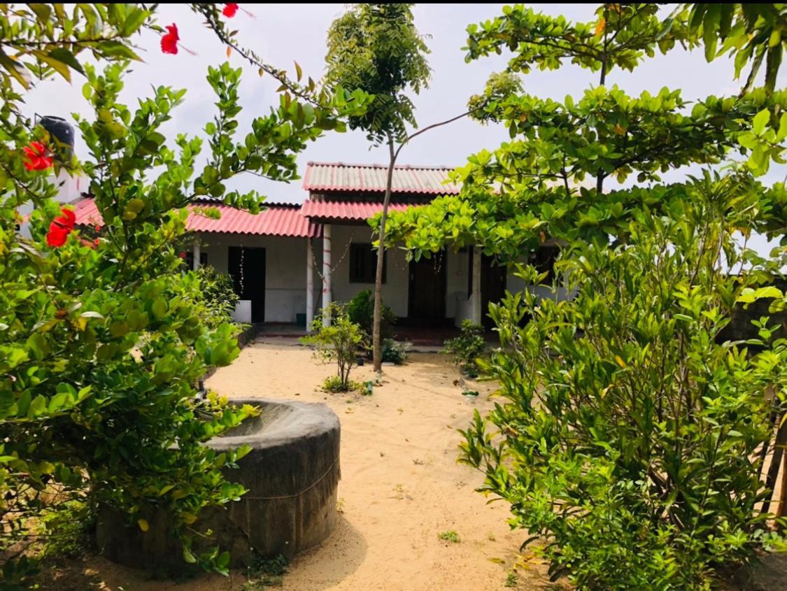 Golden Rich Hotel Arugam Bay Bagian luar foto